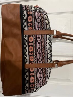 Patterned Pink & Tan Tribal Tote Bag - Women. Realer. d1